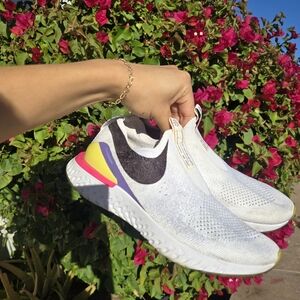 Nike Slip On Sneakers 7.5